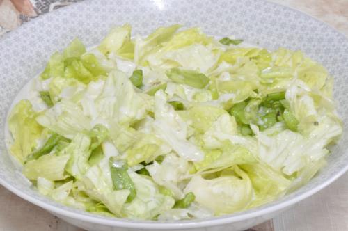 Jak uvařit pikantní hlávkový salát ? Snadné recept, připravený za Do 30 minut